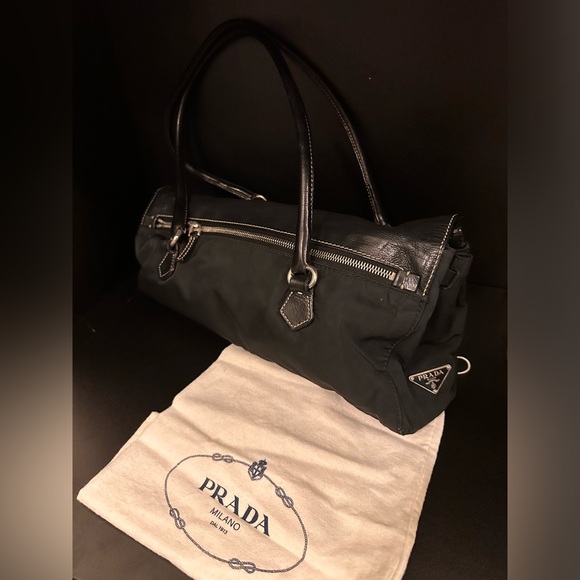 ✨PRADA Vitello Daino Nylon & Leather Bag - Picture 6 of 11